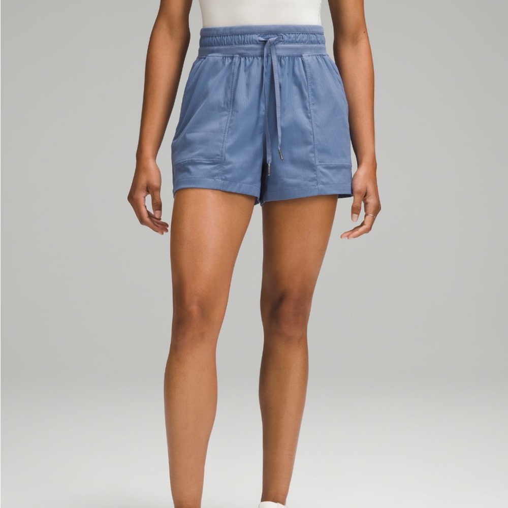 Lululemon Dance Studio High-Rise Short Blue Size 8 NWT